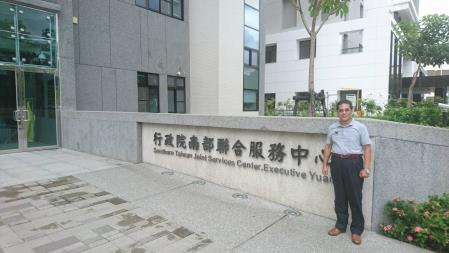 世界獸醫師會會長江世明等一行拜會本中心